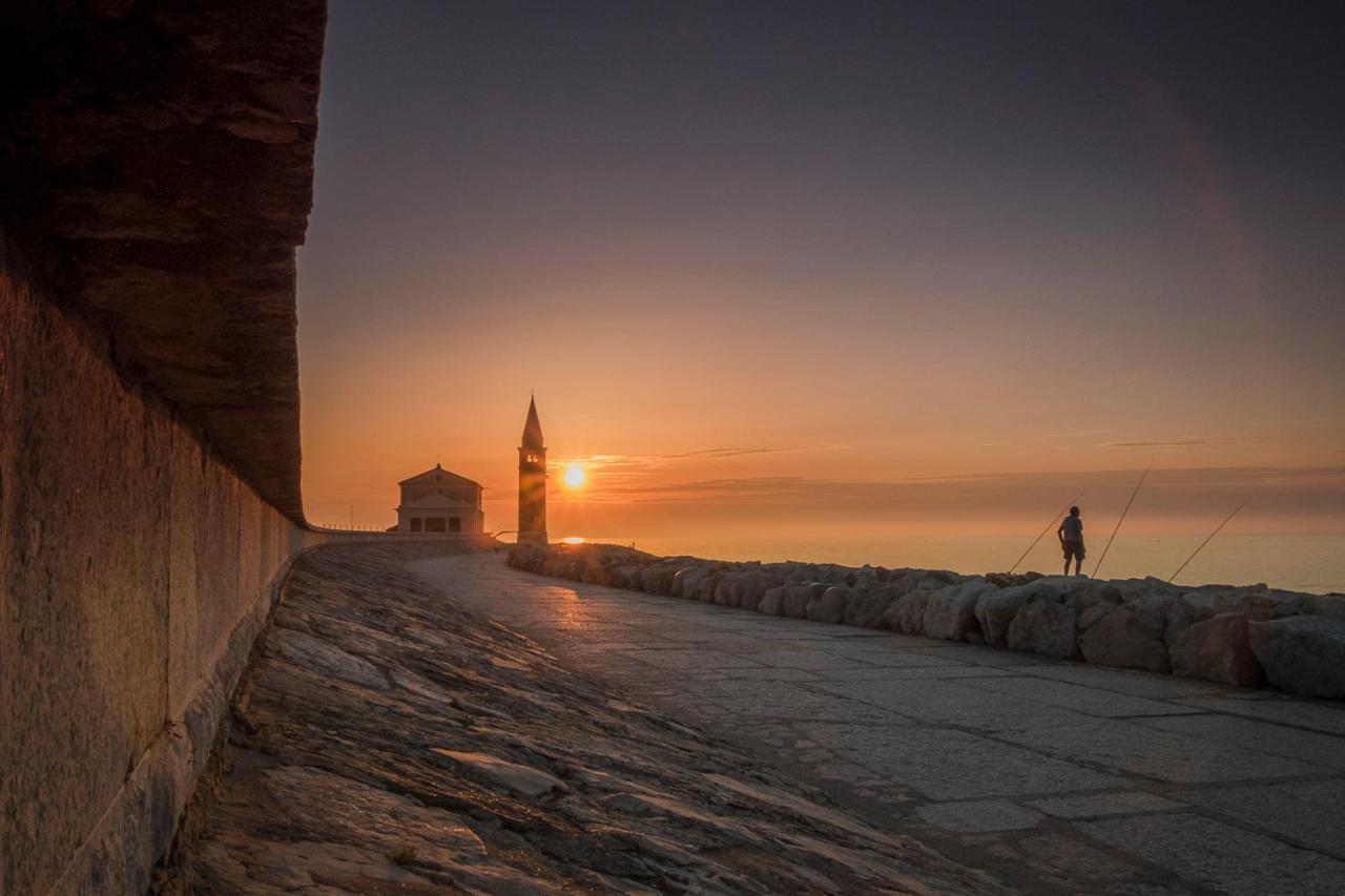 Mar60 Apartments Caorle Bagian luar foto