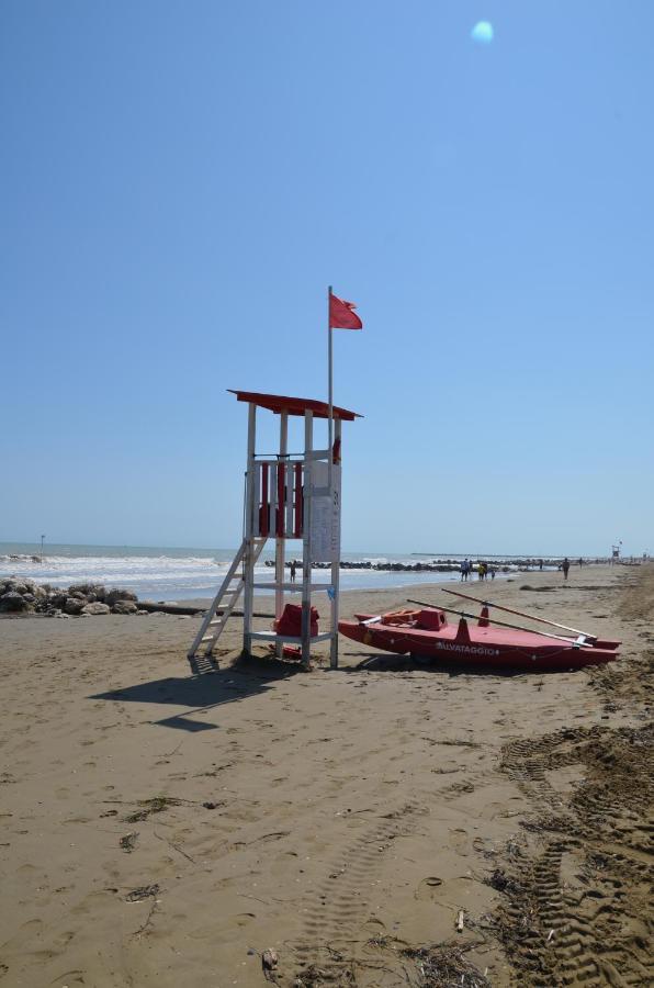 Mar60 Apartments Caorle Bagian luar foto