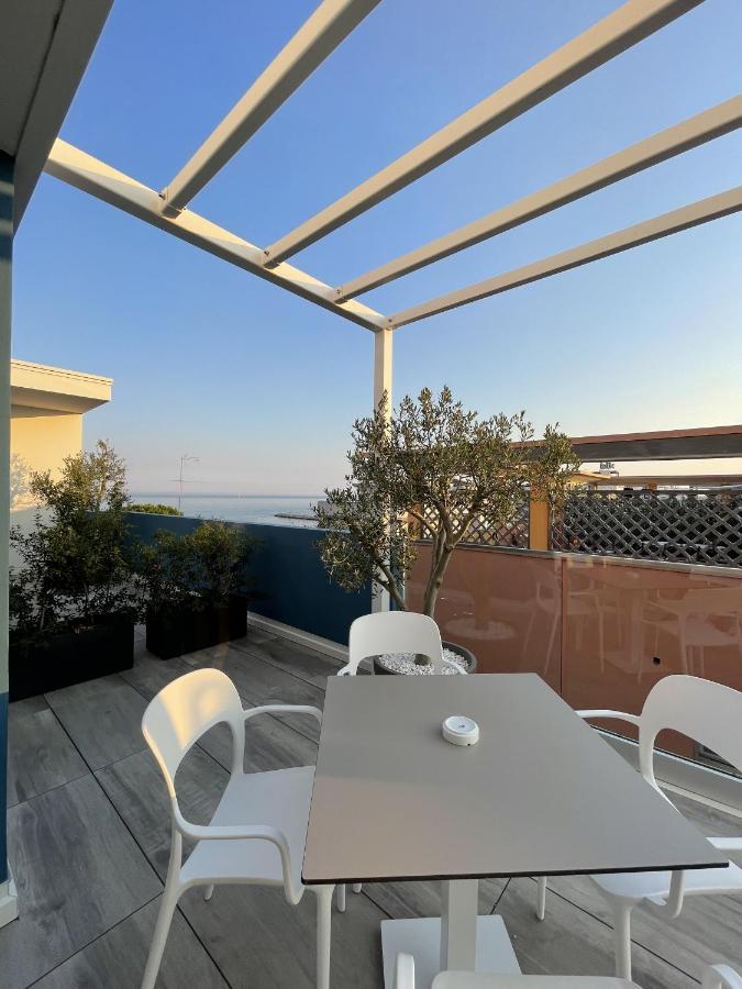 Mar60 Apartments Caorle Bagian luar foto