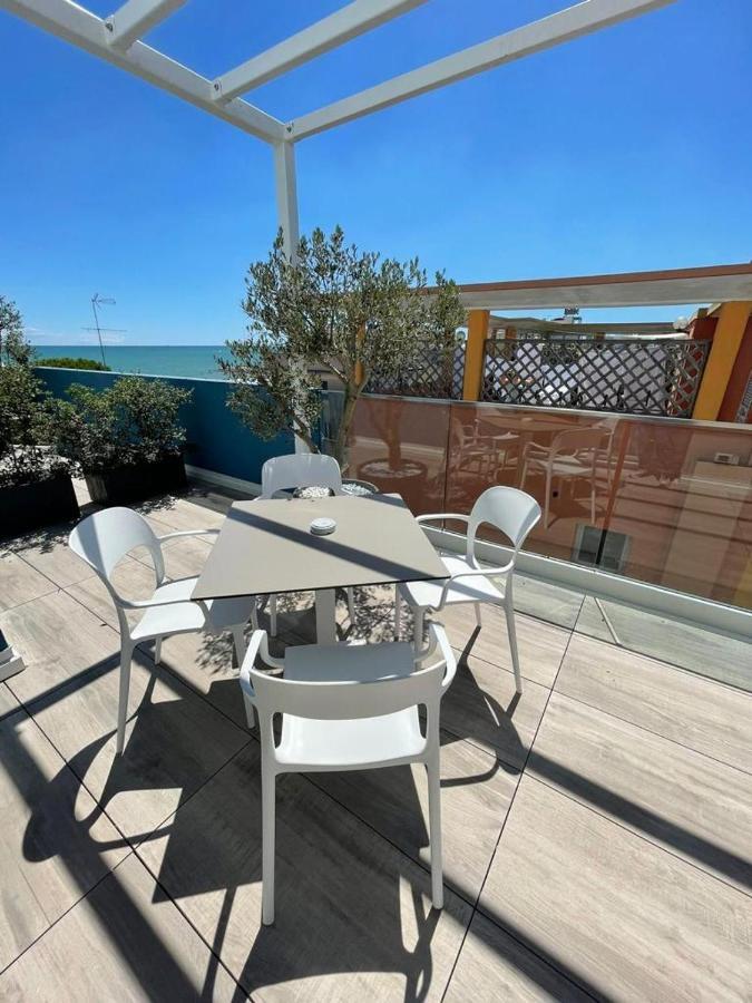 Mar60 Apartments Caorle Bagian luar foto